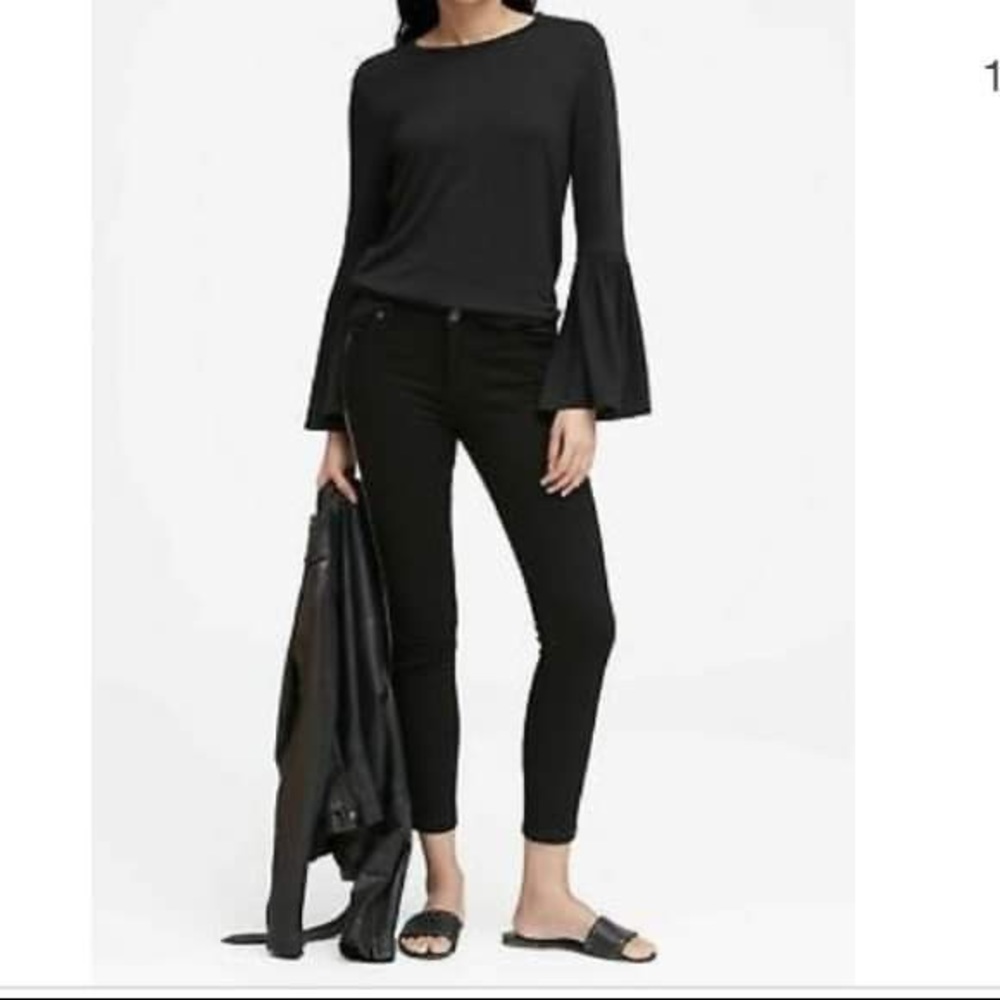 Cotton Banana Republic crew neck bell sleeved pullover